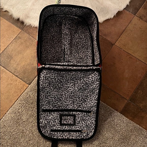 Floral Red and Black Rolling Suitcase - Picture 5 of 8